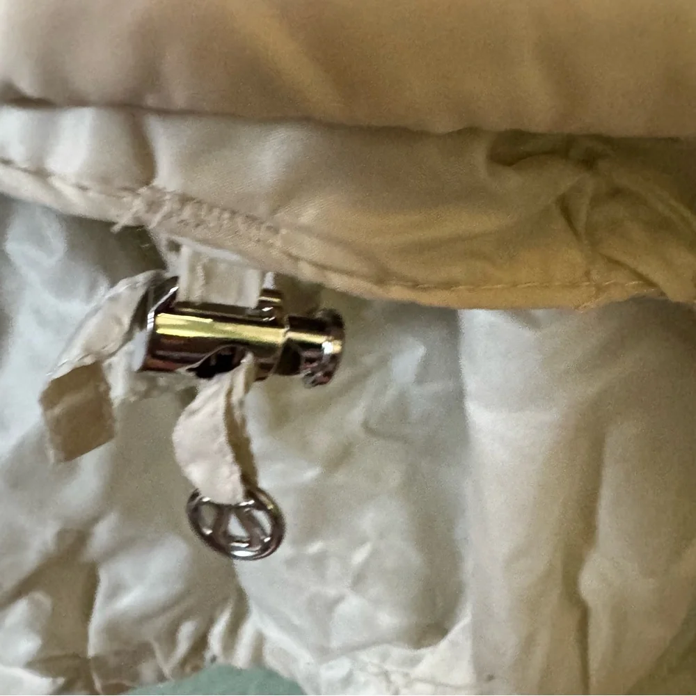 lululemon athletica Cream Puffer Jacket with Hood and Quilted Design - Picture 10 of 11